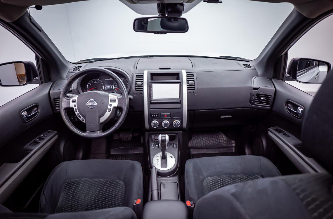 nissan picture